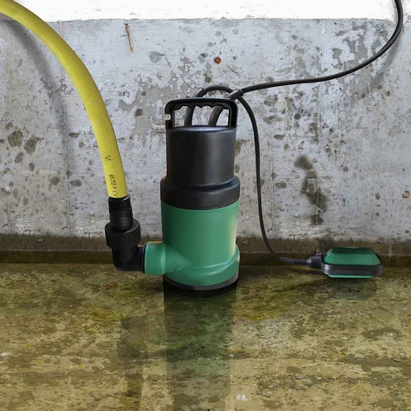Pompe pour eaux chargées : dans quels cas l'utiliser ?