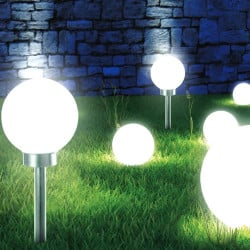 Boule lumineuse solaire pour jardin (3)