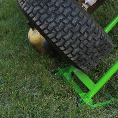 Lève tracteur tondeuse avec treuil 500 kg (6)