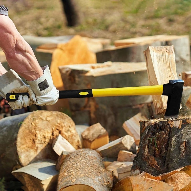 Coin éclateur pour fendre le bois