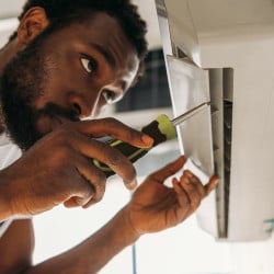 Tournevis multi embouts aimantés  50 pièces avec LED (4)