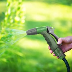 Kit d'arrosage avec pistolets, lance et raccordements tuyau 15 mm et 19 mm