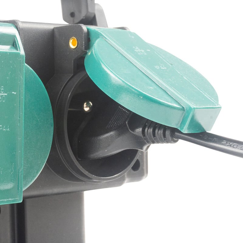 Multiprise de jardin à planter