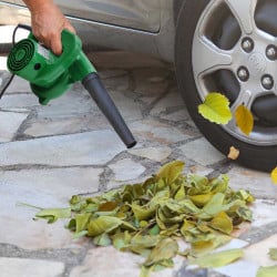 Souffleur aspirateur à main 500 W pour nettoyer les soles extérieurs rapidement
