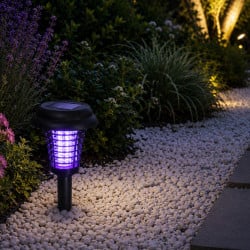 Lanterne solaire anti-moustiques à planter