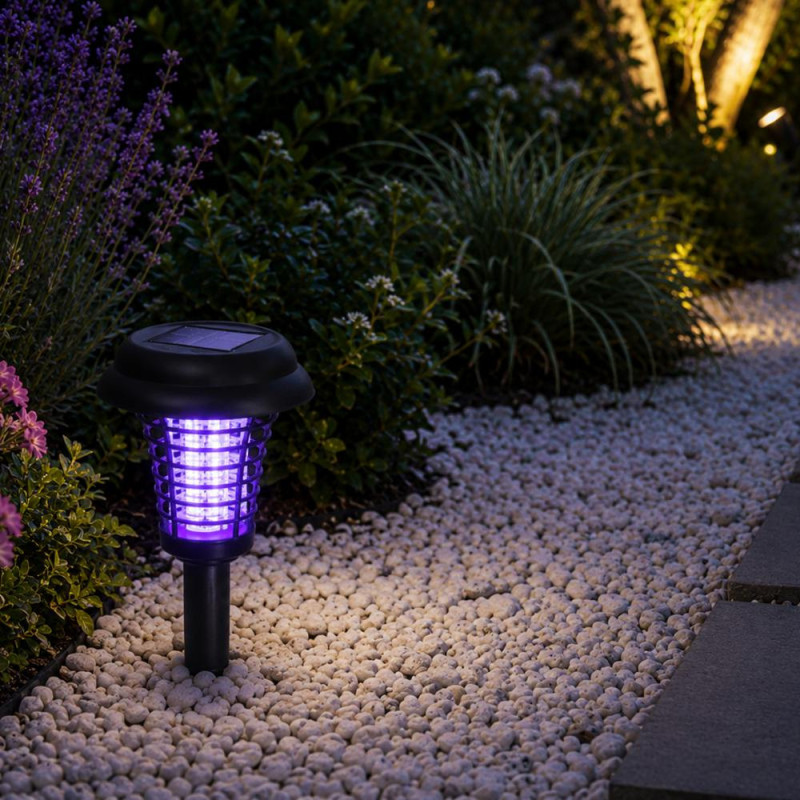 Lanterne solaire anti-moustiques à planter