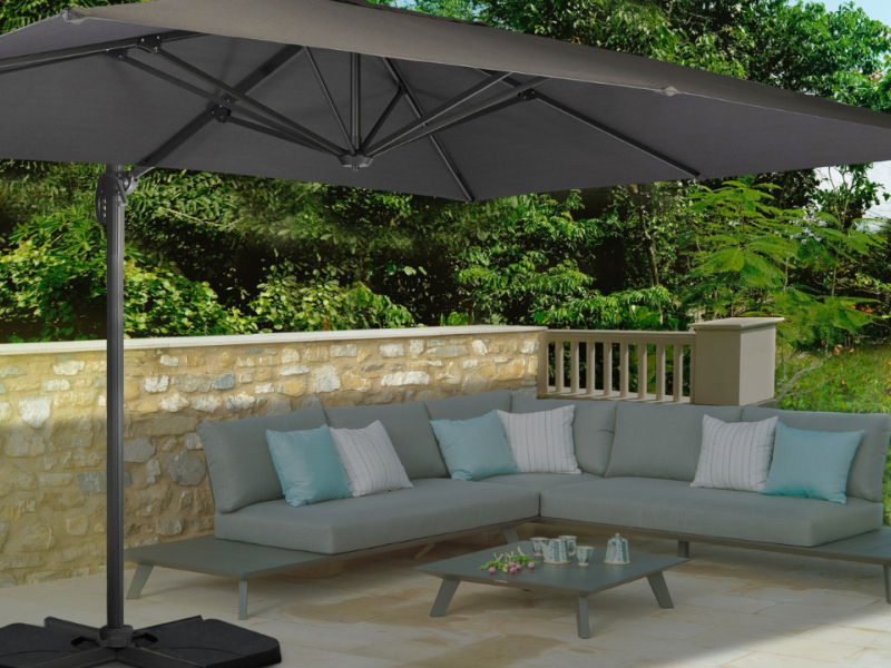 Comment installer un parasol déporté ?