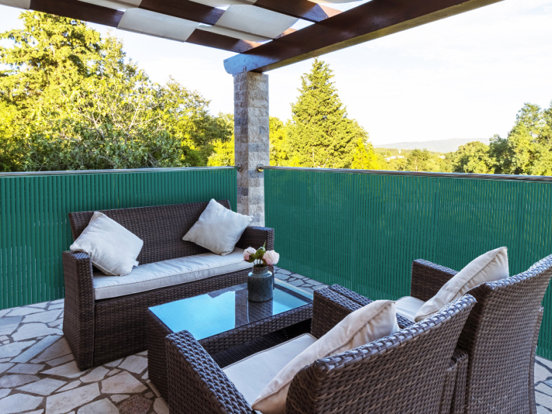 Un brise vue permet-il de préserver l'intimité de son jardin ?