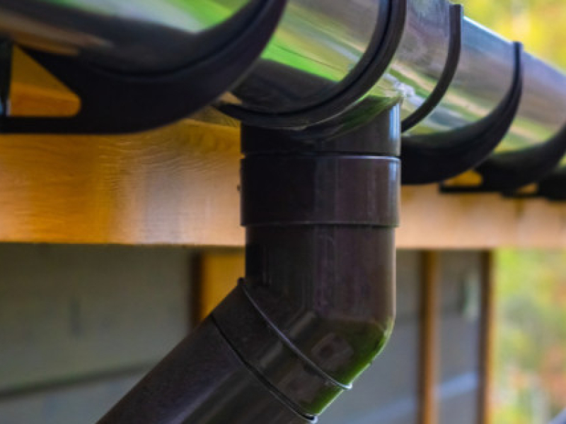 Comment nettoyer sa gouttière avant l'hiver ?