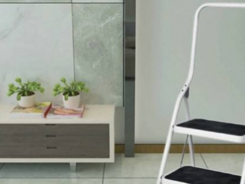 Comment choisir entre un escabeau et un marchepied ?