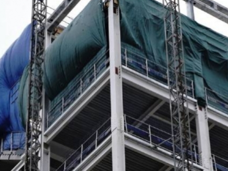 Quelle bâche choisir pour un chantier en extérieur ?