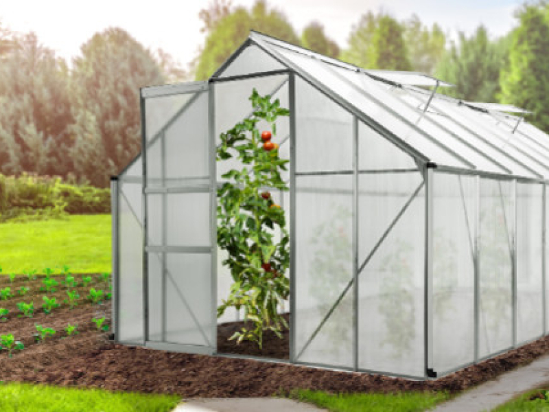 Comment stabiliser efficacement votre serre de jardin ?