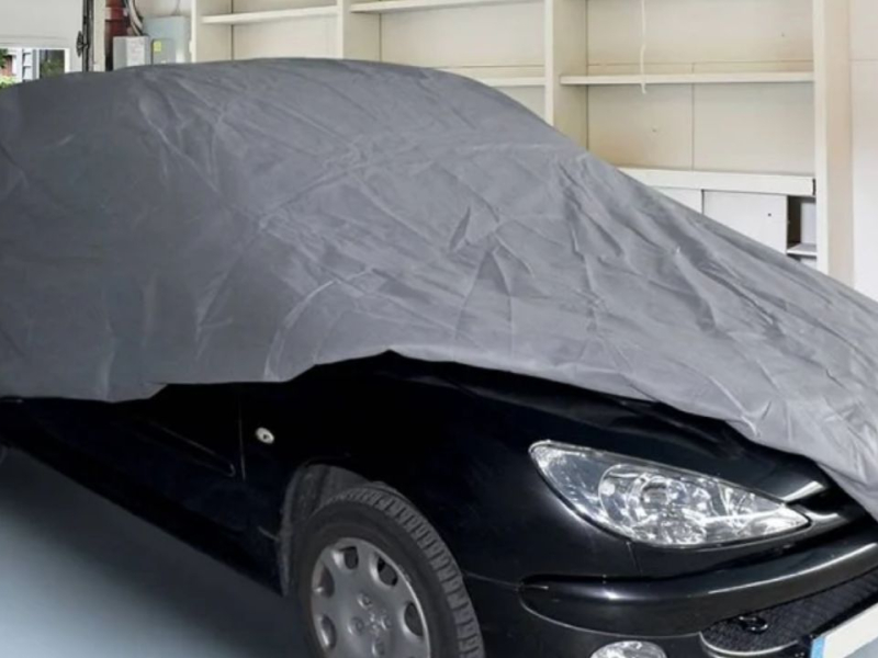 Comment bien choisir sa housse de voiture ?