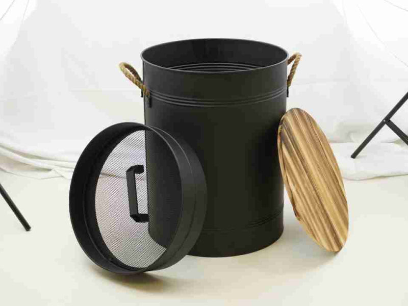 Réservoir à granulés avec tamis : pourquoi il change le quotidien près du poêle