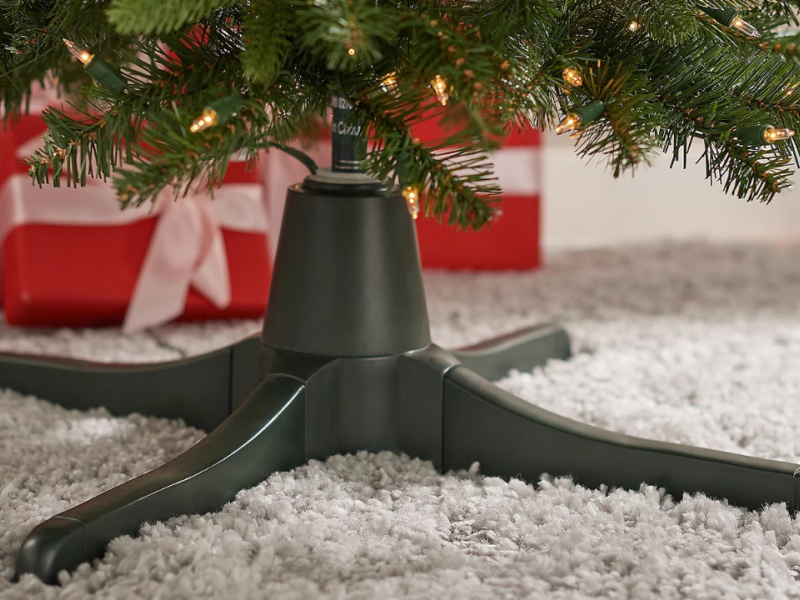 Pied de sapin tournant électrique : l’accessoire qui attire tous les regards