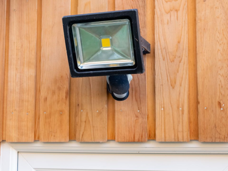 Comment les détecteurs de mouvement extérieurs changent votre quotidien